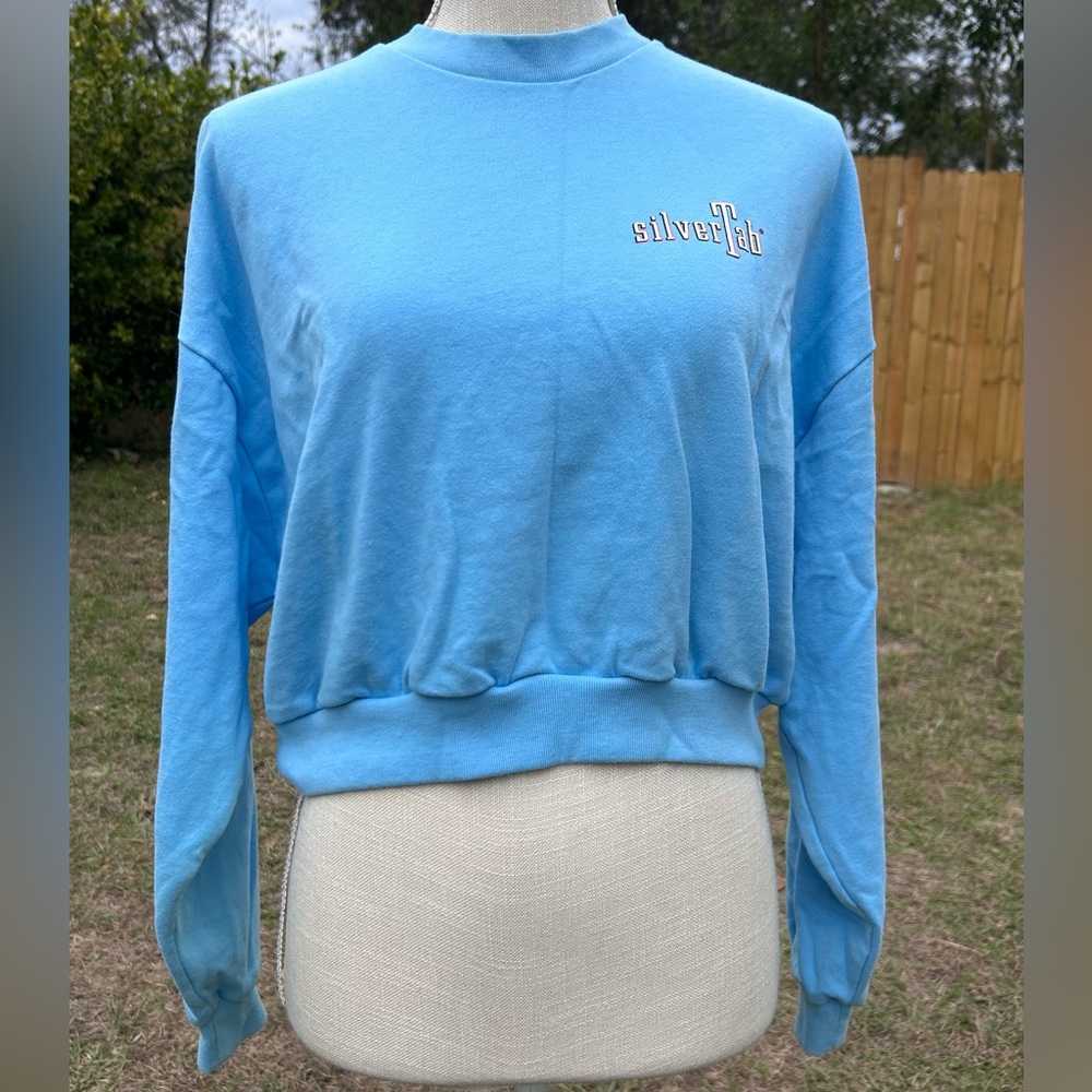 SilverTab Sky Blue Crop Sweater - Vintage Y2K Style - Comfort & Streetwear